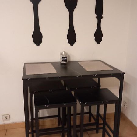 Appartamento Appart Fonctionnel Et Familial Béziers Esterno foto